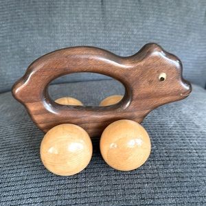 VINTAGE massage roller in shape of a cow or pig. See measurements in pictures.